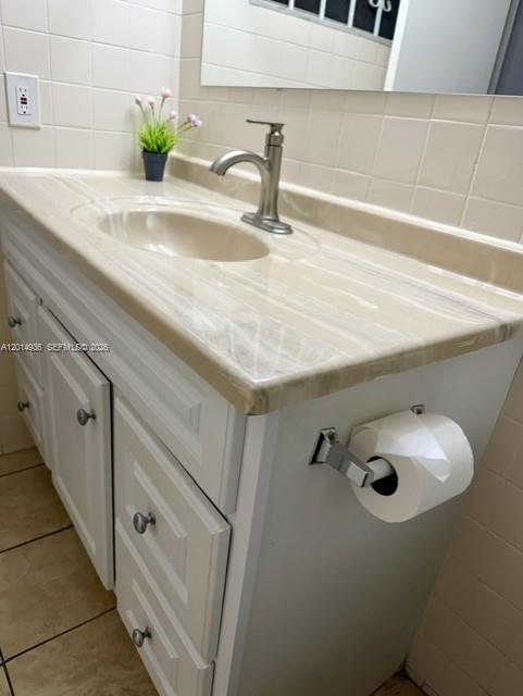 ROLLING GREEN CONDO E - Residential Lease