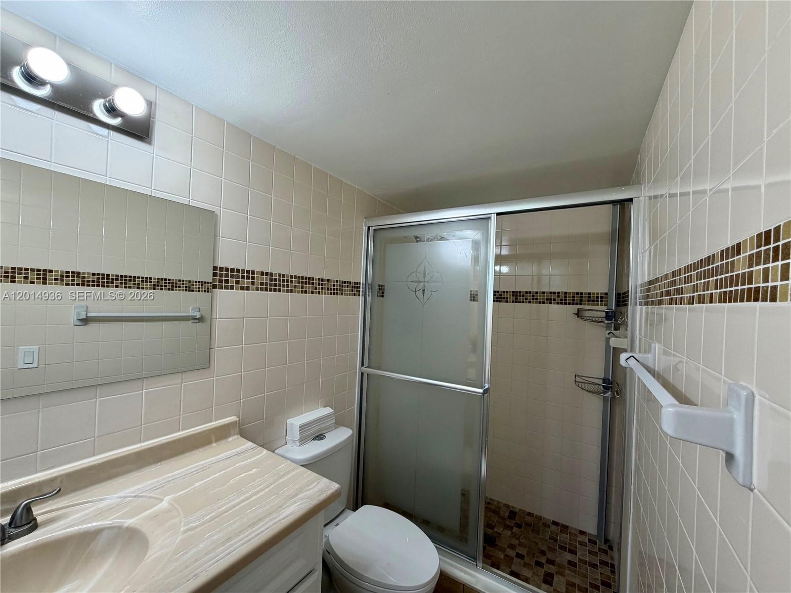 ROLLING GREEN CONDO E - Residential Lease
