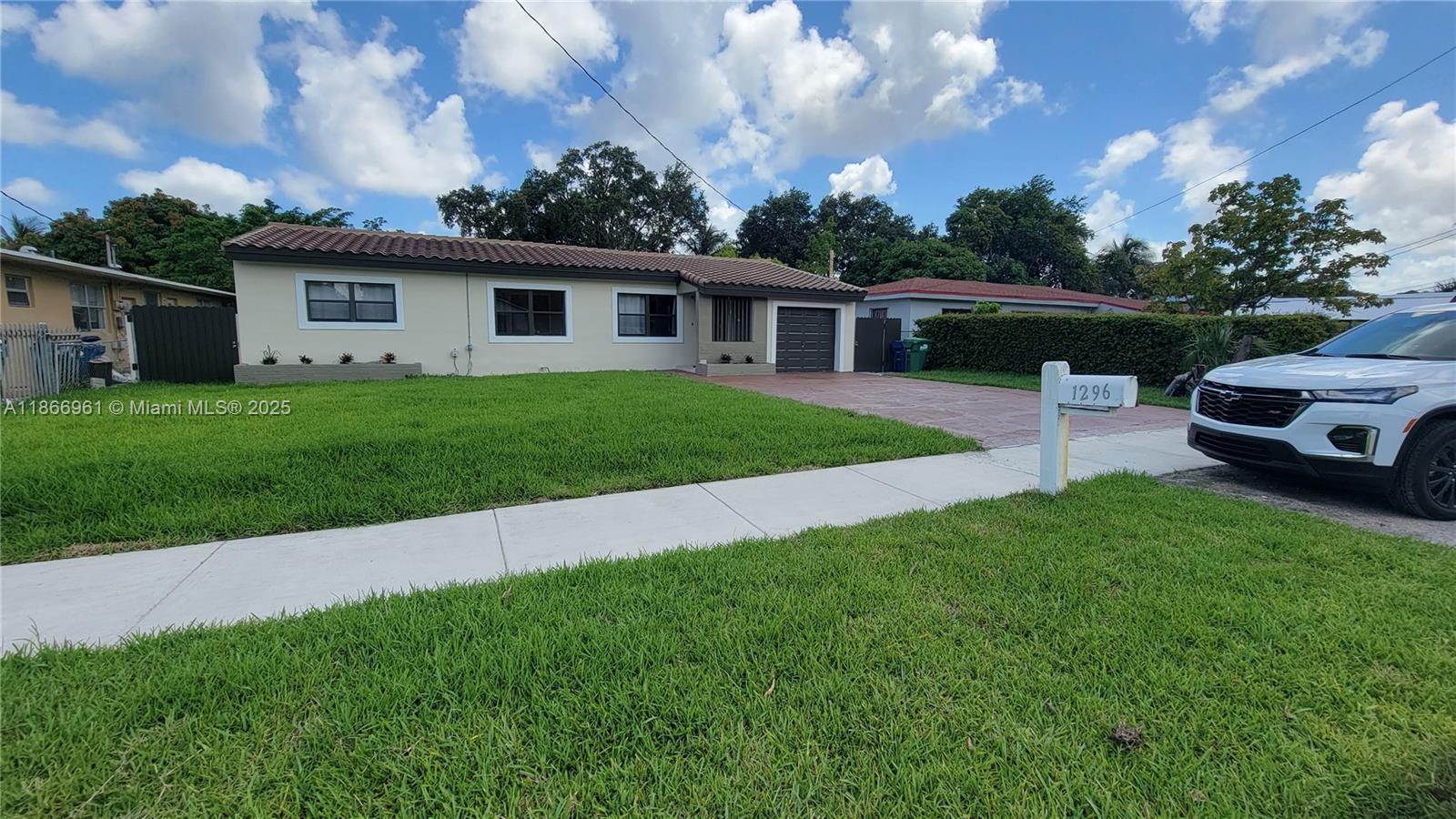 Excellent 4 beds and 2 Full bath located in Miami, fast access to 163St mall, 3 mills of the beach, supercenters, Costco, Medical, and More. Big yard, property have Washer and Dryer inside, quiet neighborhood, Access to bus. property have a modern bath and laminated floor in the bedrooms.