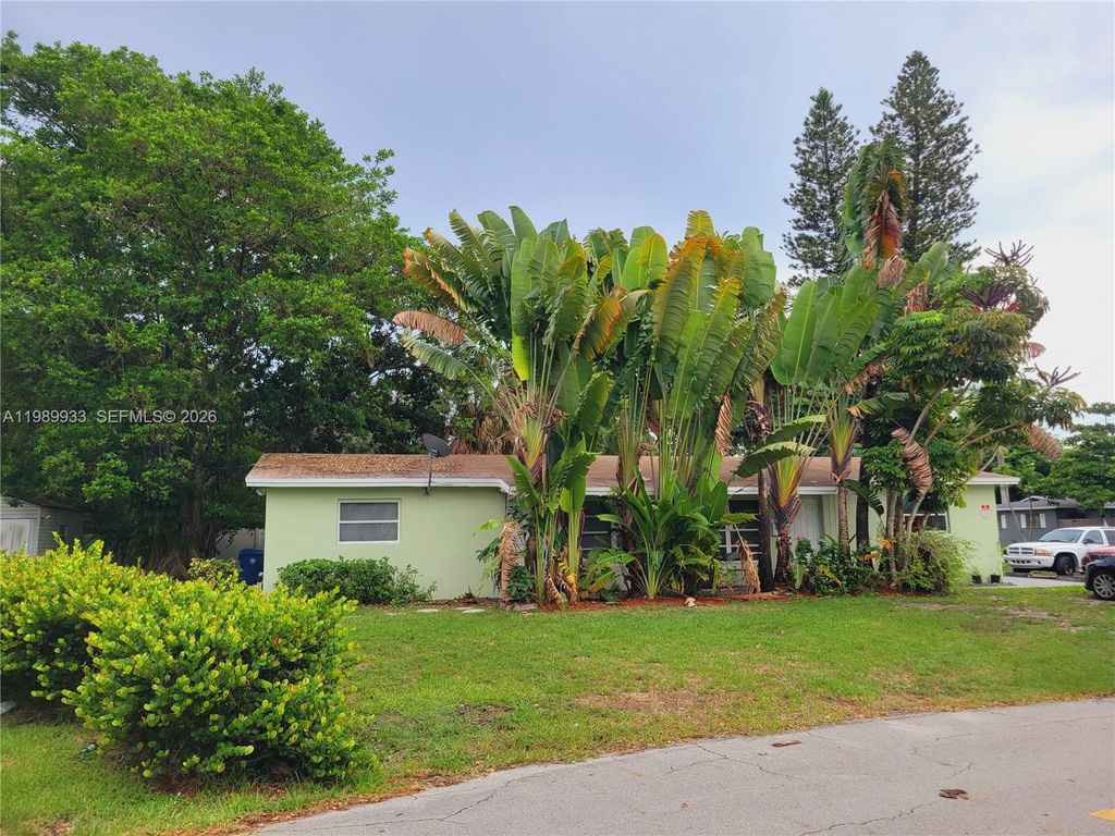 Photo of 2504 NW 9th Ln #2, Wilton Manors, FL 33311 (MLS # A11989933)