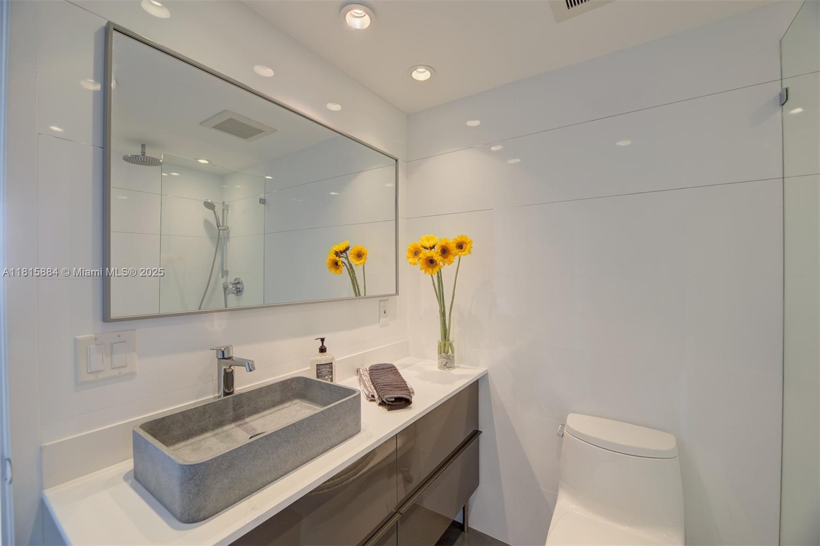 MIRADOR 1000 CONDO - Residential Lease