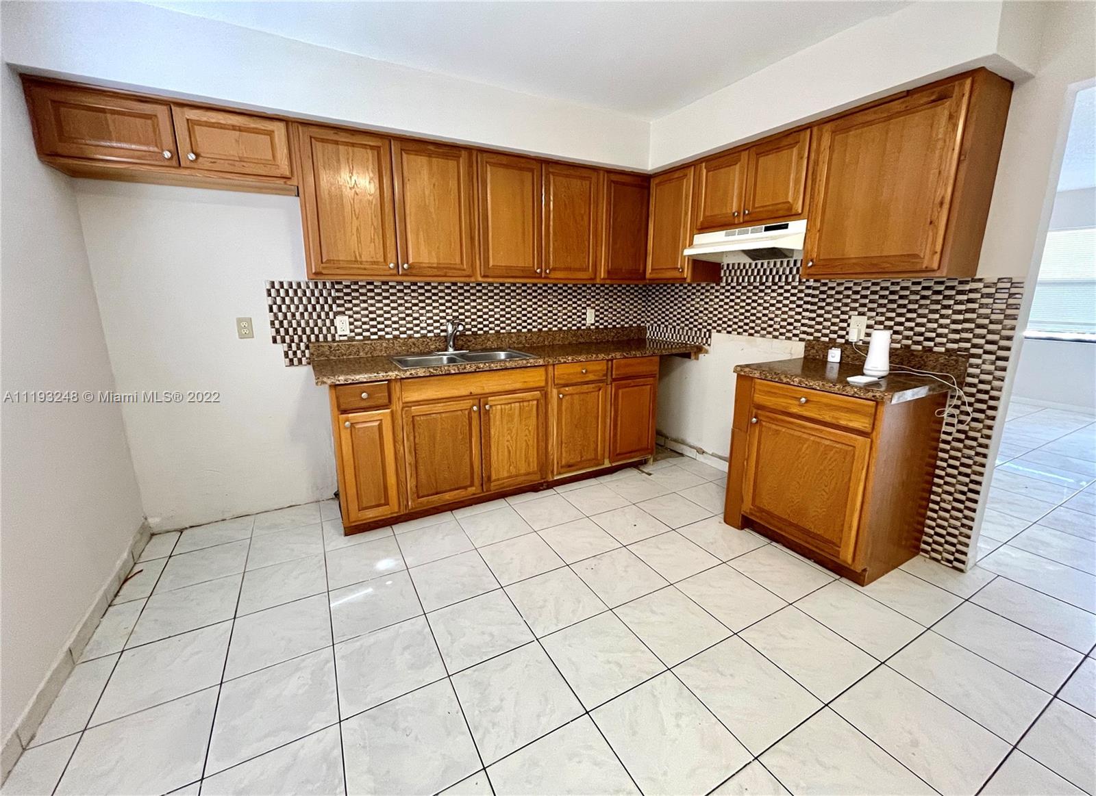 DANIA HEIGHTS EXT - Residential Lease