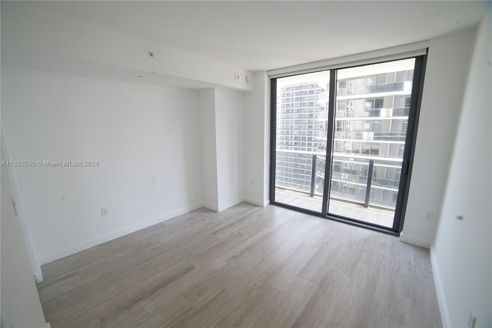 BRICKELL HEIGHTS WEST CON - Residential Lease