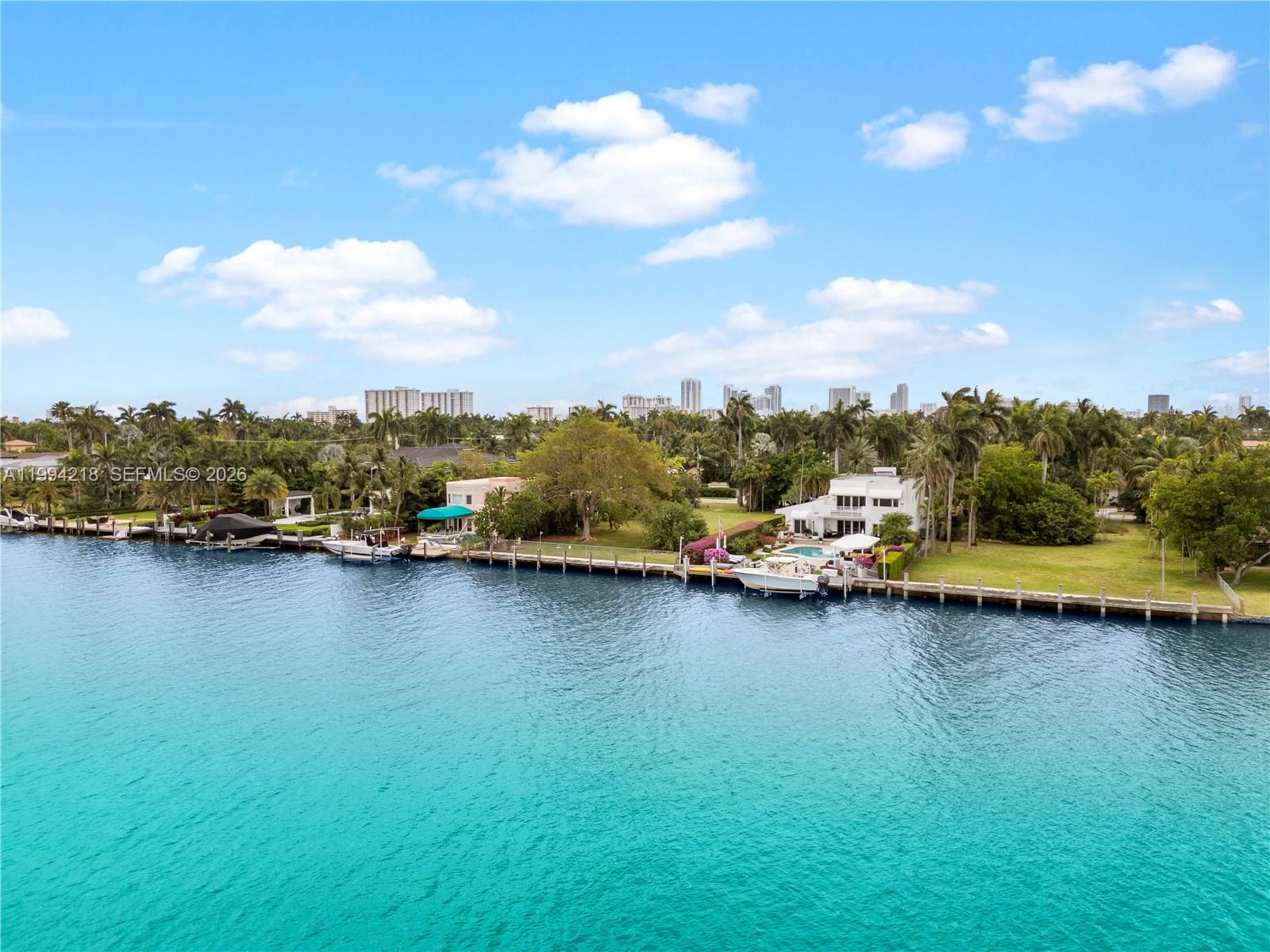 HOLLYWOOD LAKES SECTION - Land