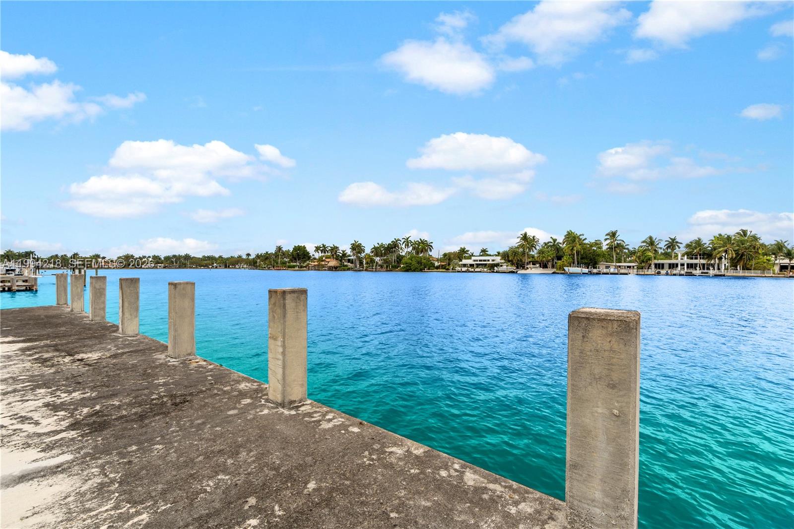 HOLLYWOOD LAKES SECTION - Land