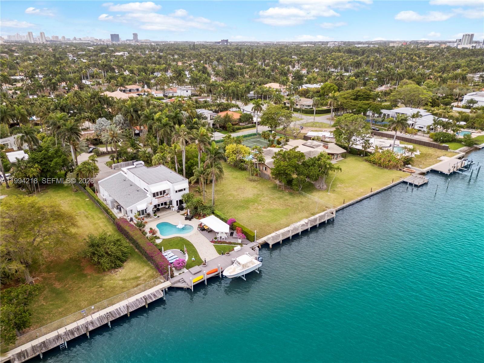 HOLLYWOOD LAKES SECTION - Land