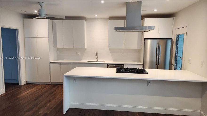 1 BR / 1 BATH UNIT RECENTLY REMODELED BY PROFESSIONAL DESIGNER, LOCATED IN MIAMI BEACH'S SOUTH OF FIFTH - SOUTH BEACH NEIGHBORHOOD.

FEATURES NEW KITCHEN W/ ALL NEWS GAS STOVE, DISHWASHER, FRENCH DOOR REFRIGERATOR, REMODELED BATHROOM W/ GLASS ENCLOSED TUB, SIDE & REAR IMPACT WINDOWS, WASHER, DRYER, ULTRA LUXURY VINYL WOOD-LIKE TILE FLOORING, WALK-IN CLOSET W/ CALIFORNIA-STYLE BUILDOUT, AND MUCH MORE! ALL WORK PROPERLY DONE WITH ALL REQUIRED PERMITS.

RECENT BUILDING RENOVATIONS SUCH AS ROOF WORK, NEW RAILINGS, ENTRY DOORS, REDONE TERRAZO FLOORS, AND COMPLETE NEW PAINT JOB.

IDEAL FOR PRIMARY OR 2ND/WINTER RESIDENCE AS NO RENTALS ARE ALLOWED IN THIS BUILDING.