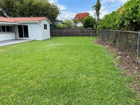 Tiny photo for 6307 SW 93rd Ct, Miami, FL 33173 (MLS # A12027651)