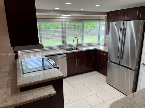 Tiny photo for 6307 SW 93rd Ct, Miami, FL 33173 (MLS # A12027651)