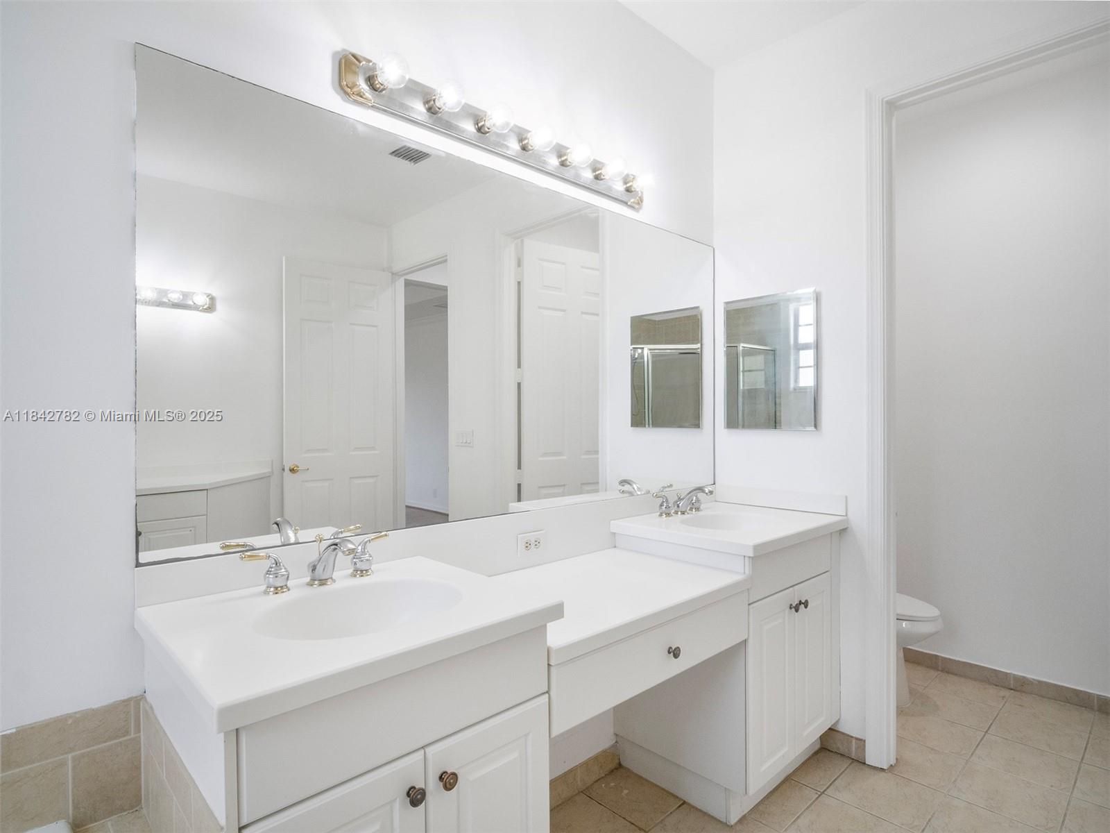 CARRIAGE POINTE TOWNHOMES - Residential