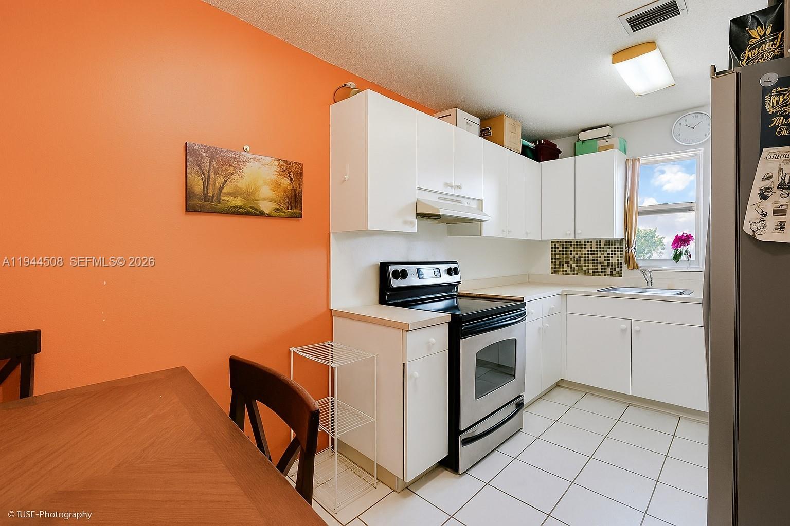 SOUTH BAY ESTATES - Residential Income