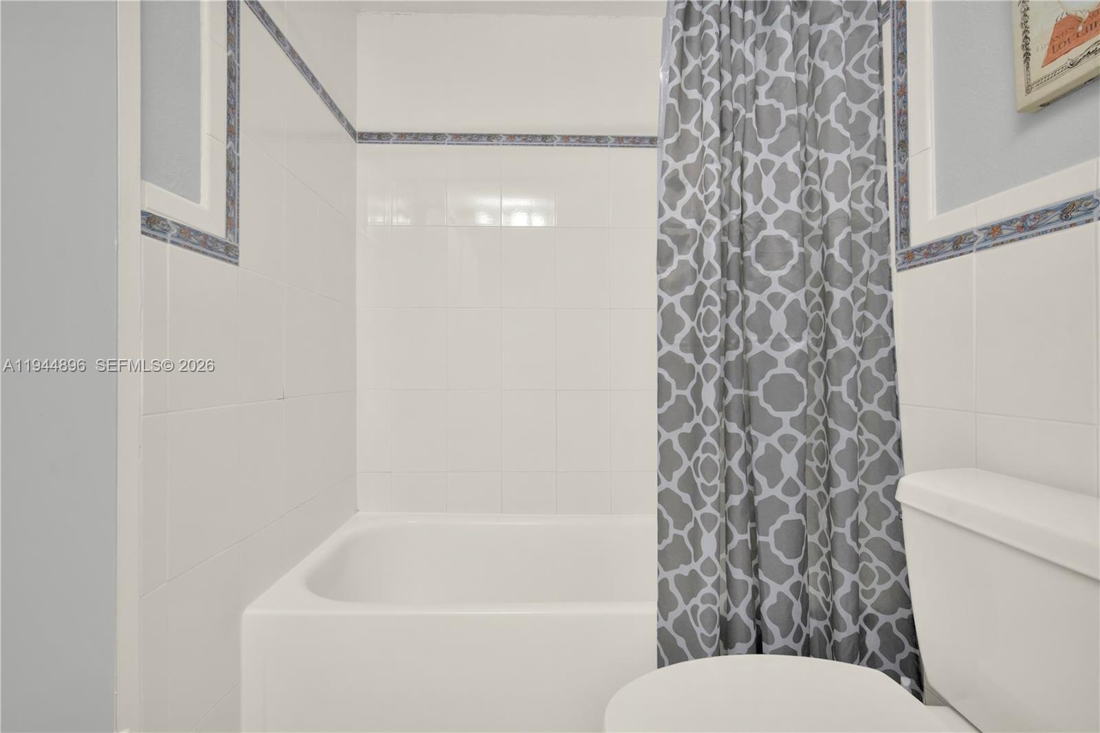 ALEXANDER TOWERS CONDO - Residential