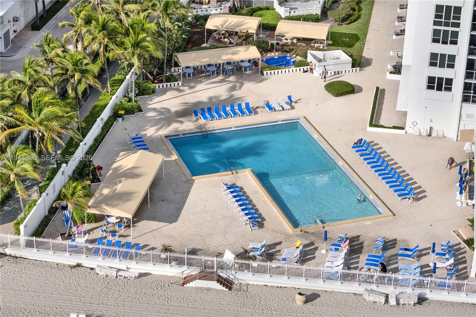 ALEXANDER TOWERS CONDO - Residential