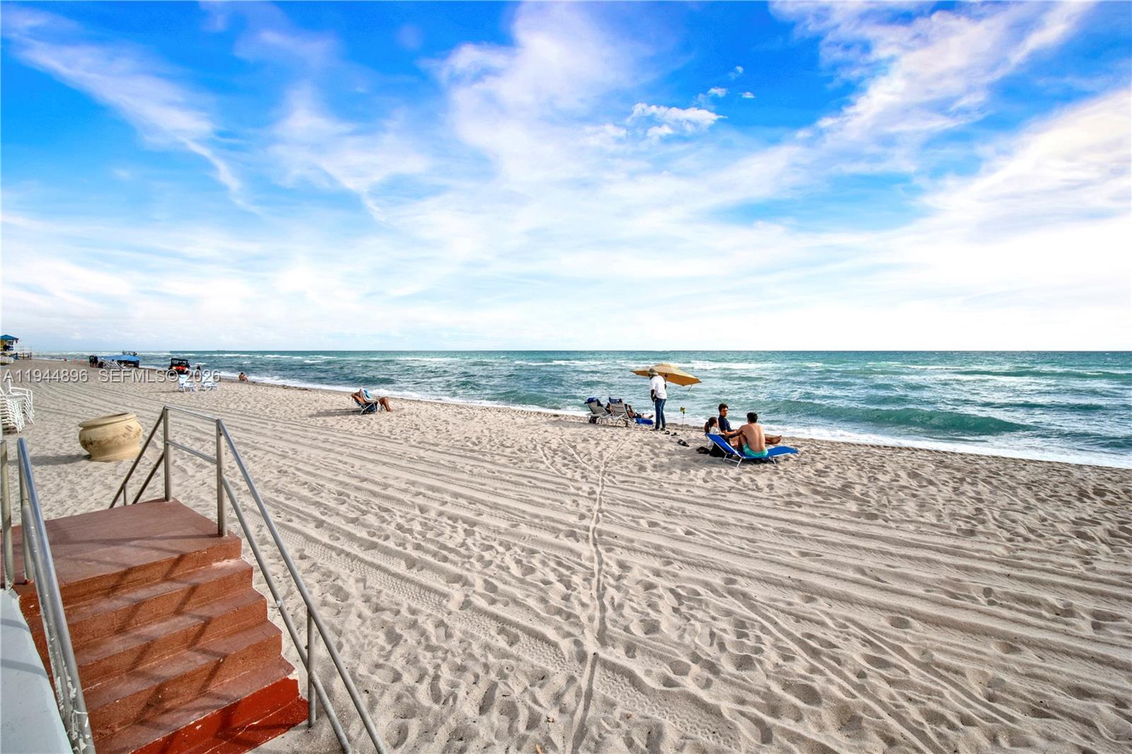 ALEXANDER TOWERS CONDO - Residential