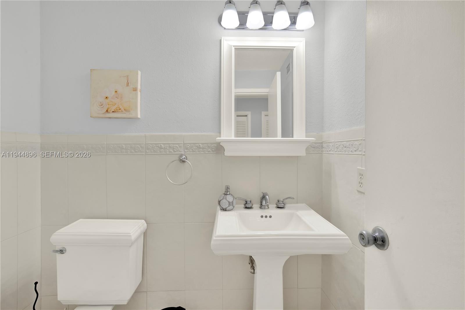 ALEXANDER TOWERS CONDO - Residential