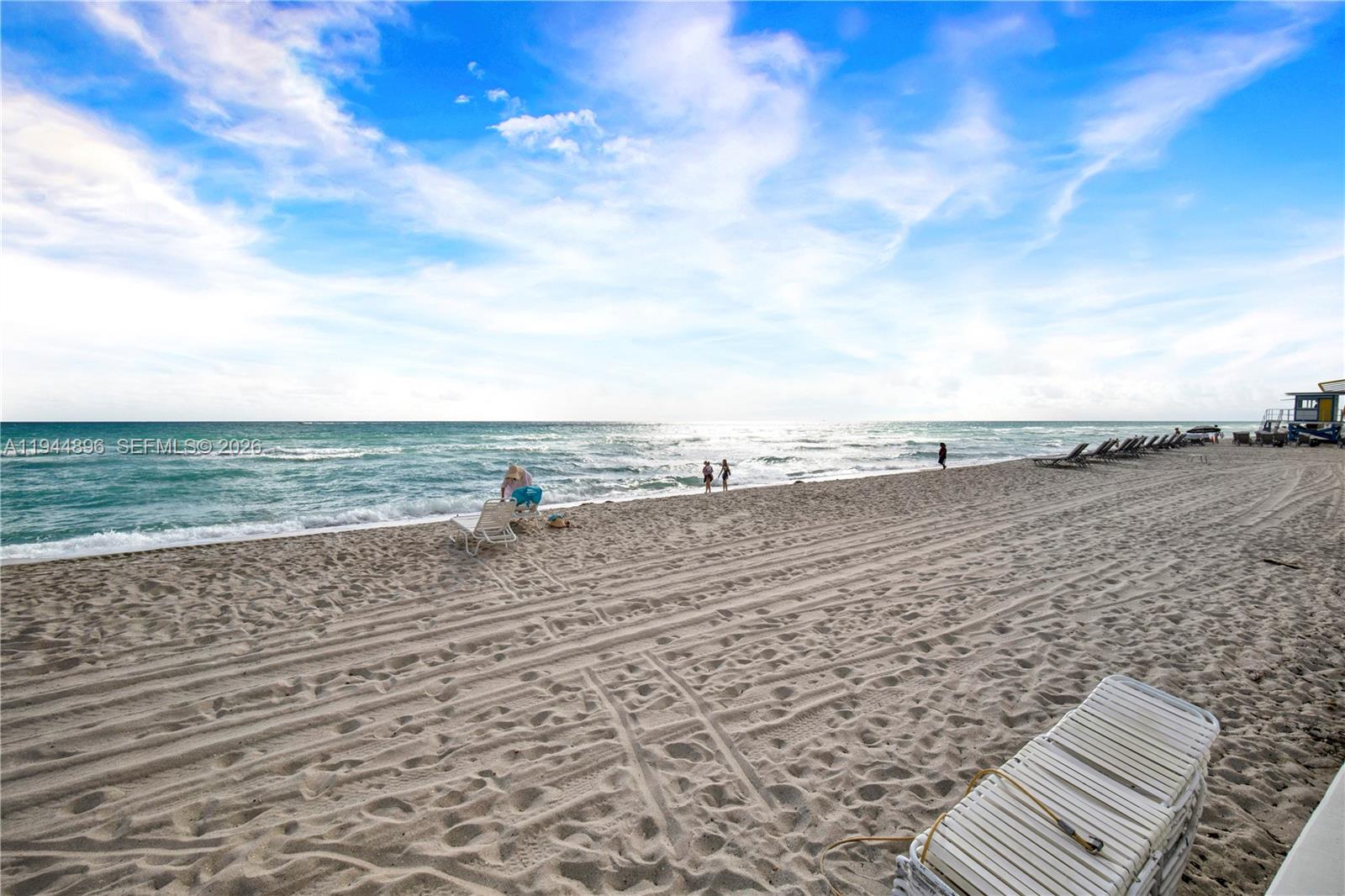 ALEXANDER TOWERS CONDO - Residential