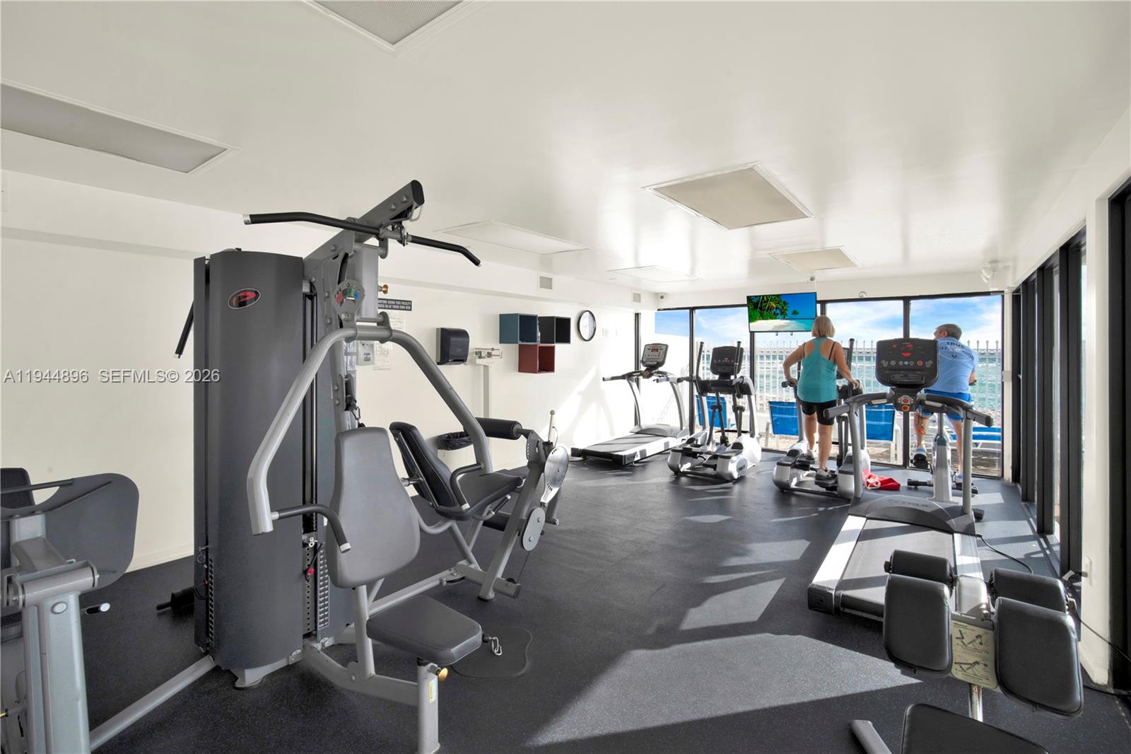 ALEXANDER TOWERS CONDO - Residential