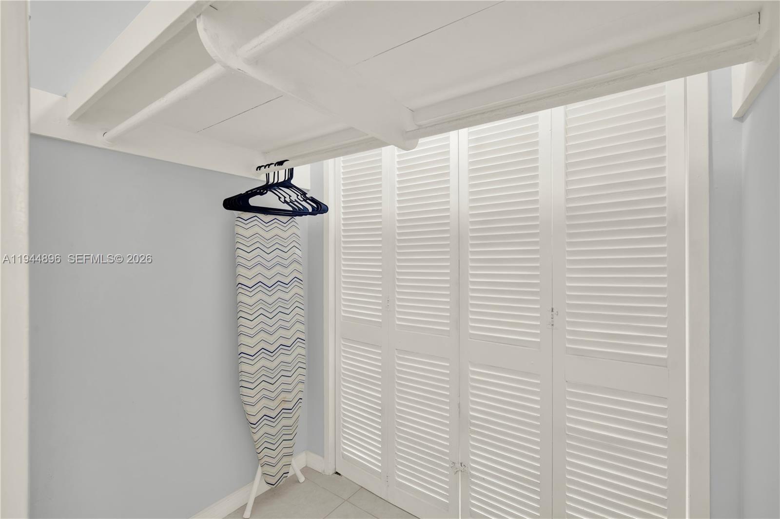 ALEXANDER TOWERS CONDO - Residential