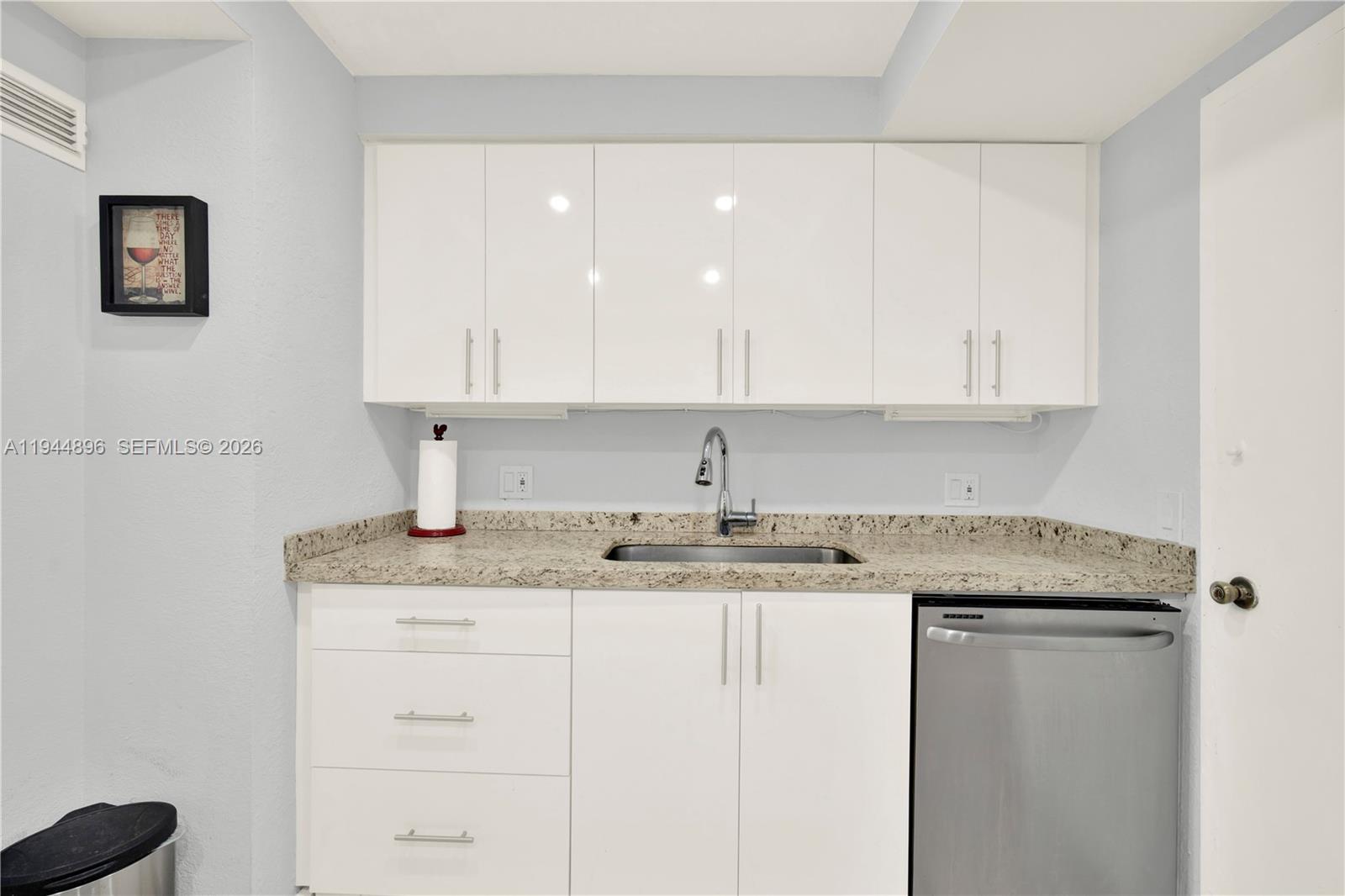 ALEXANDER TOWERS CONDO - Residential