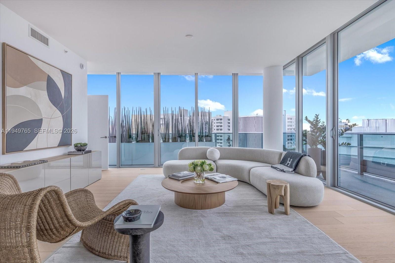 9201 E Bay Harbor Dr UPH02