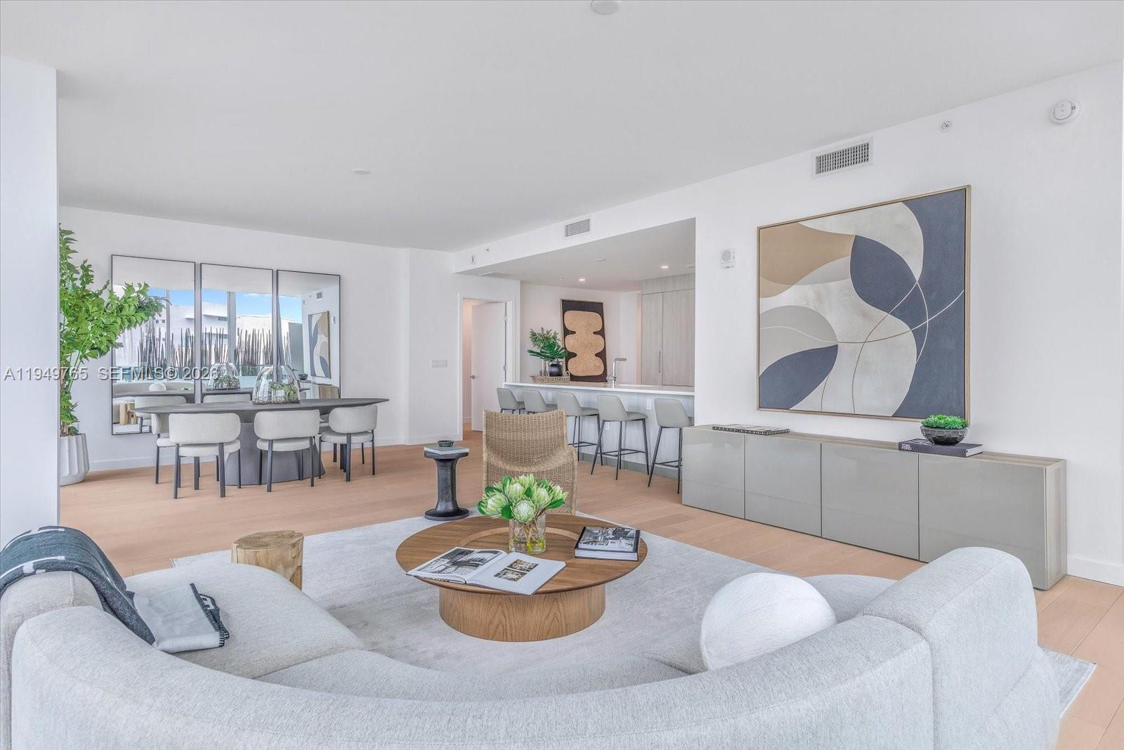 9201 E Bay Harbor Dr UPH02