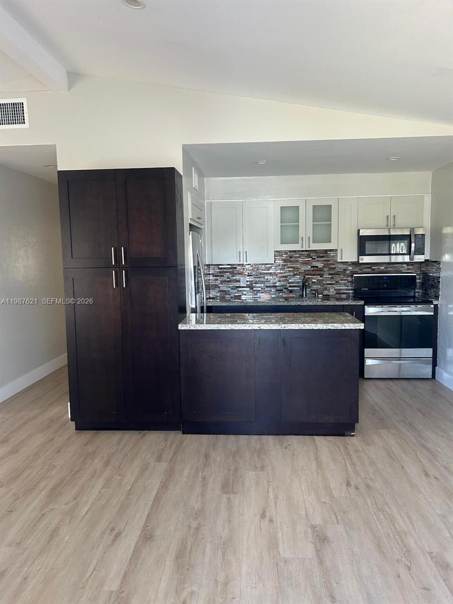 ESSEX VILLAGE 6TH ADDN - Residential Lease