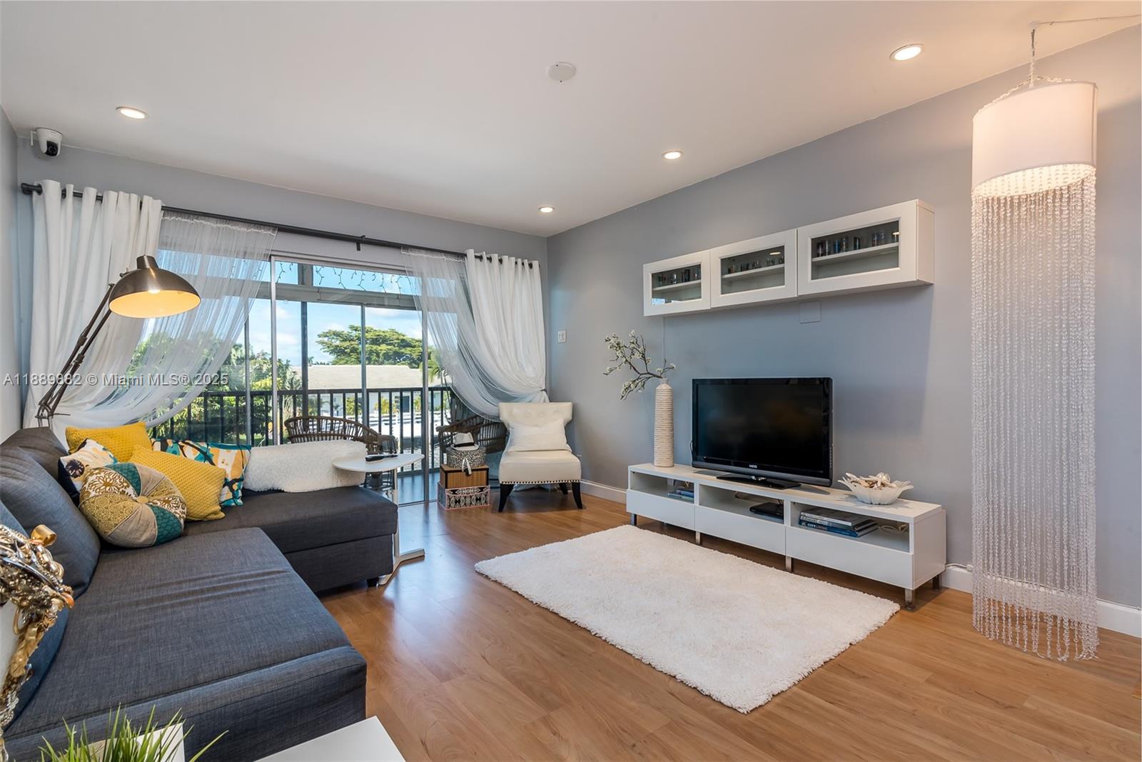 CHATEAU TERESE CONDO - Residential Lease