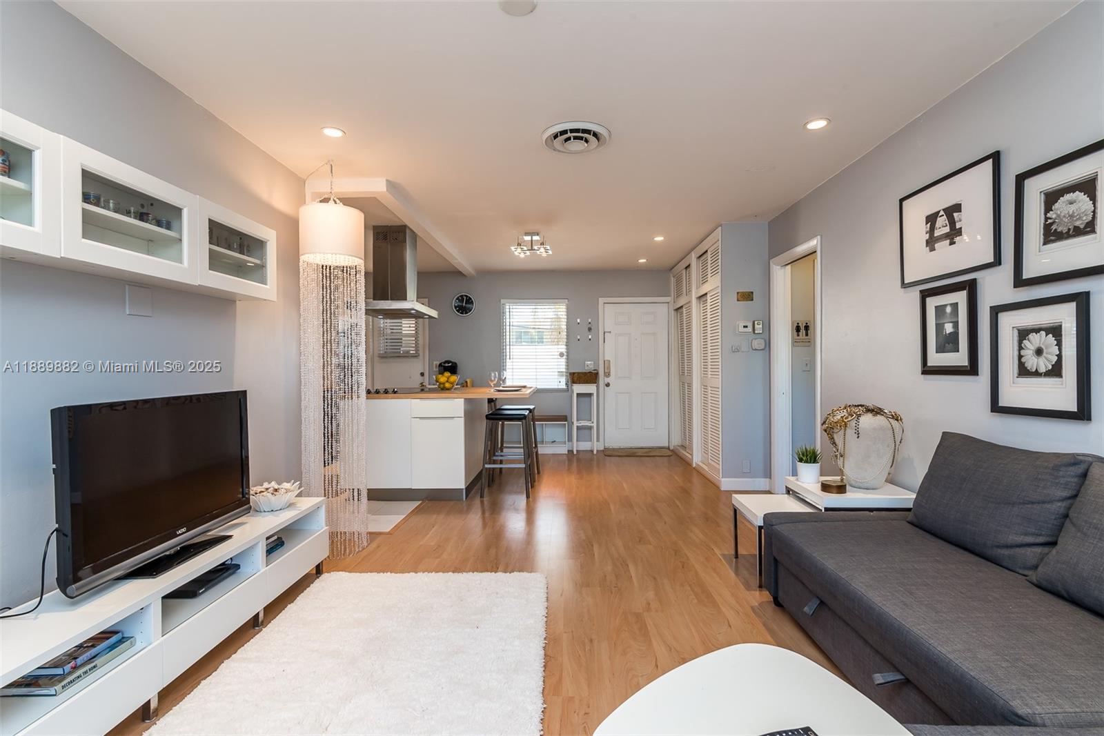 CHATEAU TERESE CONDO - Residential Lease