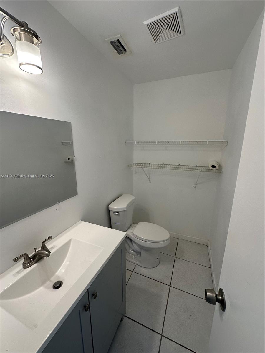 3815 S 57th Ave south