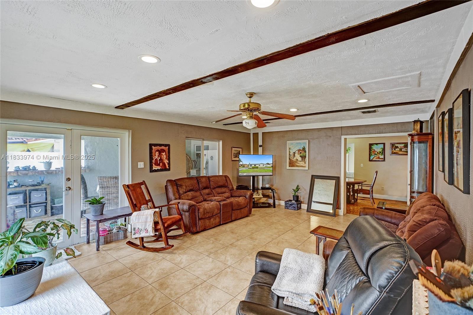 ROYALE GREEN SEC 1 - Residential