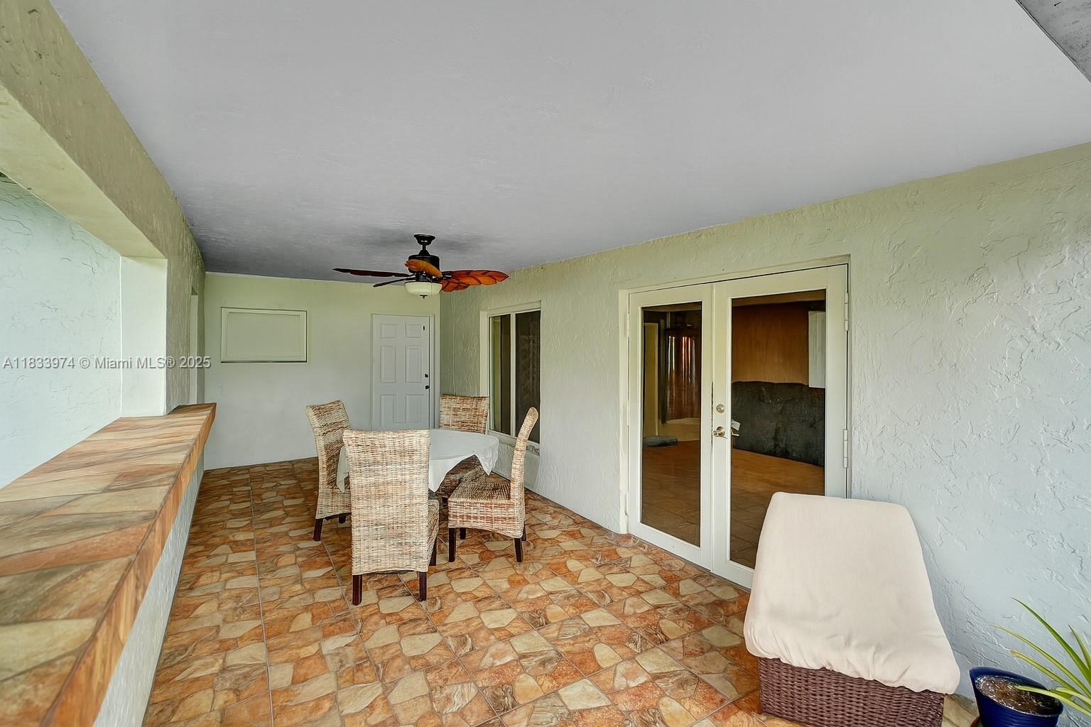 ROYALE GREEN SEC 1 - Residential