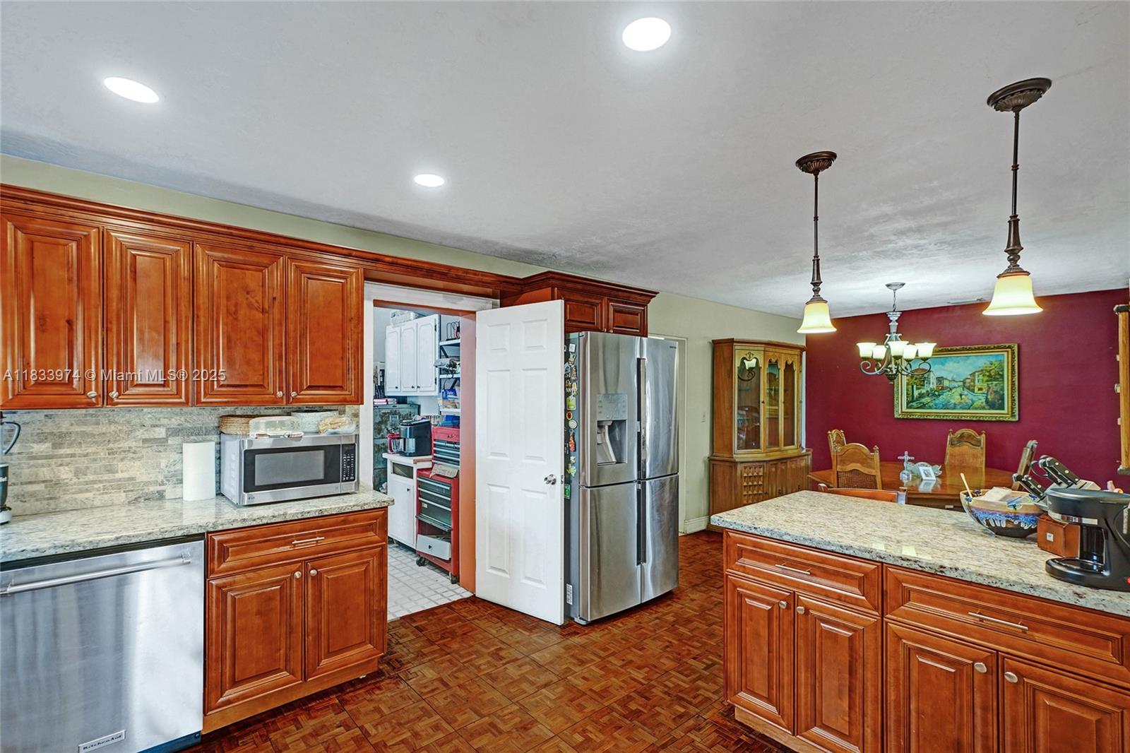 ROYALE GREEN SEC 1 - Residential