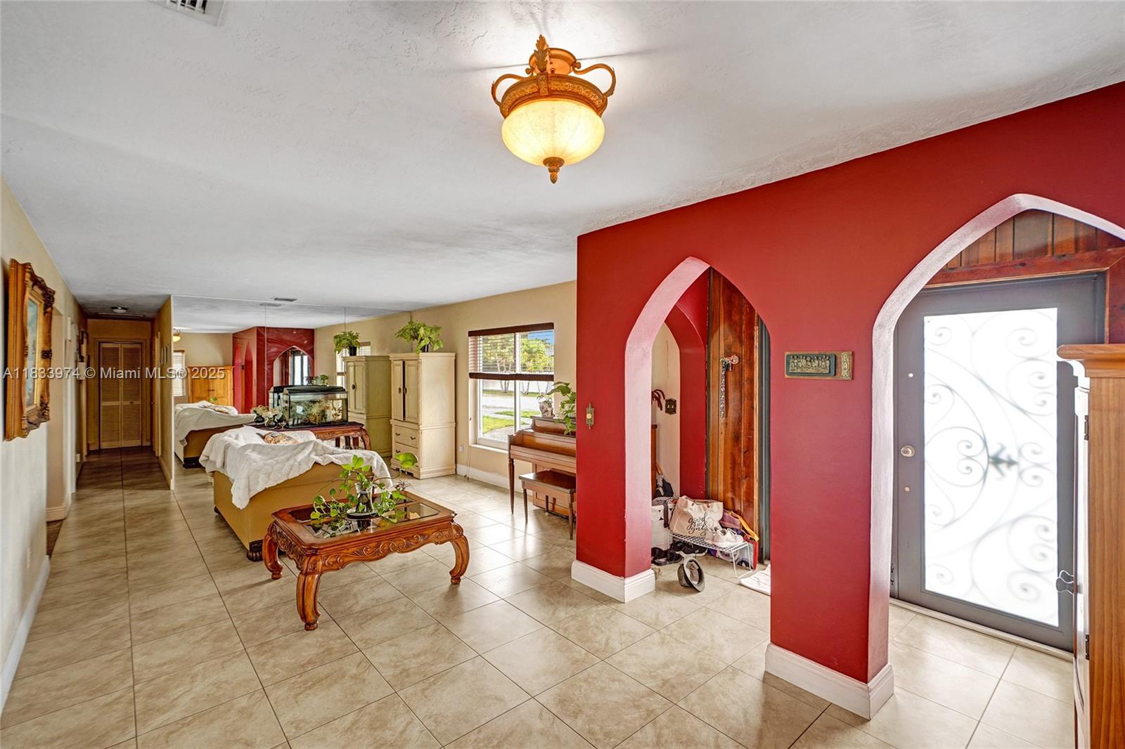 12763 SW 45th Ter, Miami, FL, 33175/$755,000 3 12763 SW 45th Ter