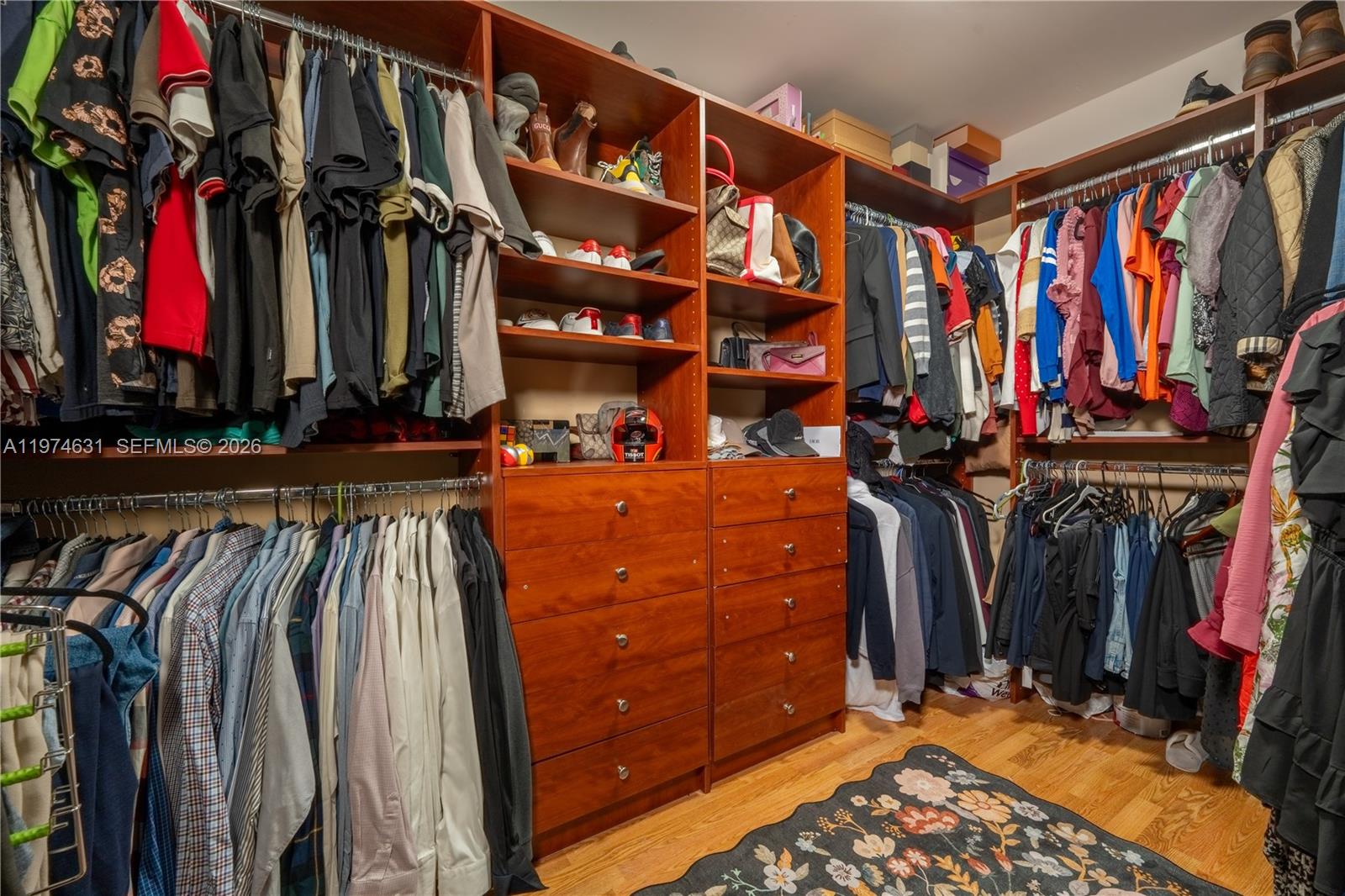 PINEWOOD ESTATES - Residential