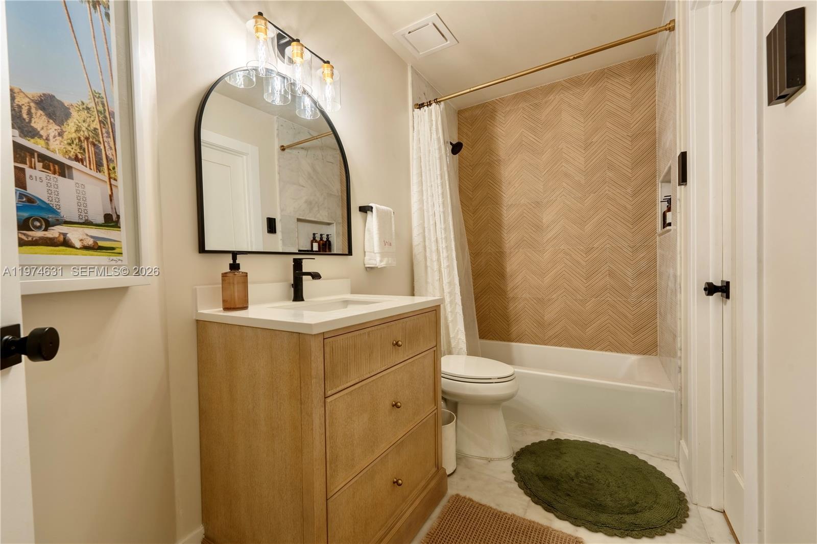 PINEWOOD ESTATES - Residential