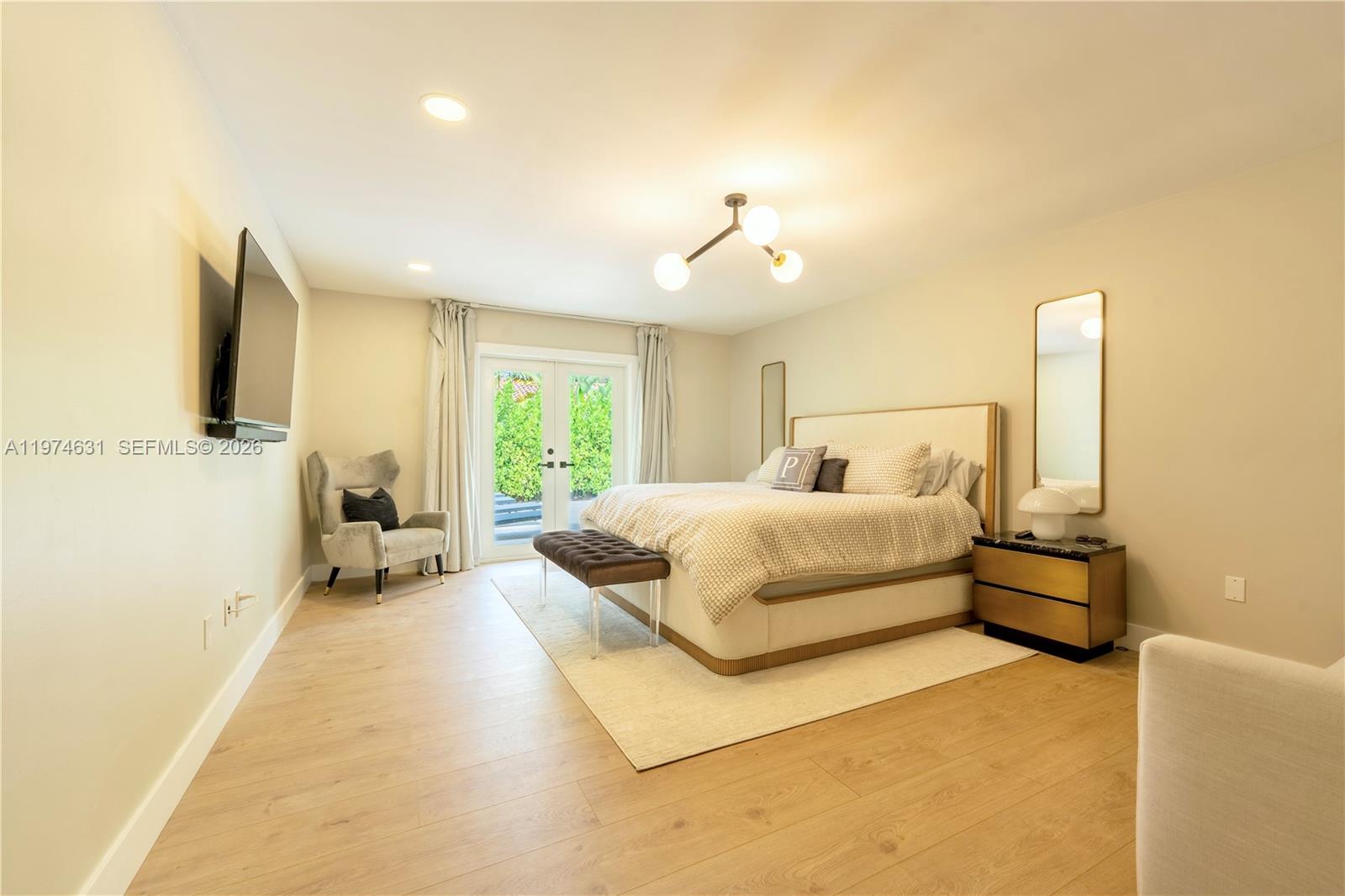 PINEWOOD ESTATES - Residential