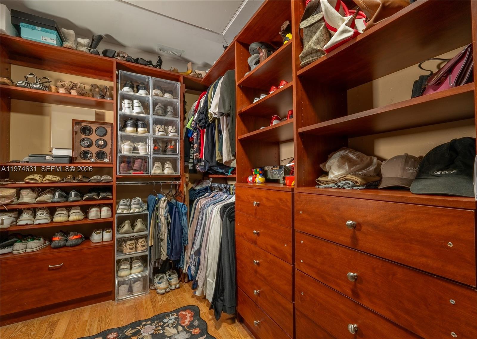 PINEWOOD ESTATES - Residential