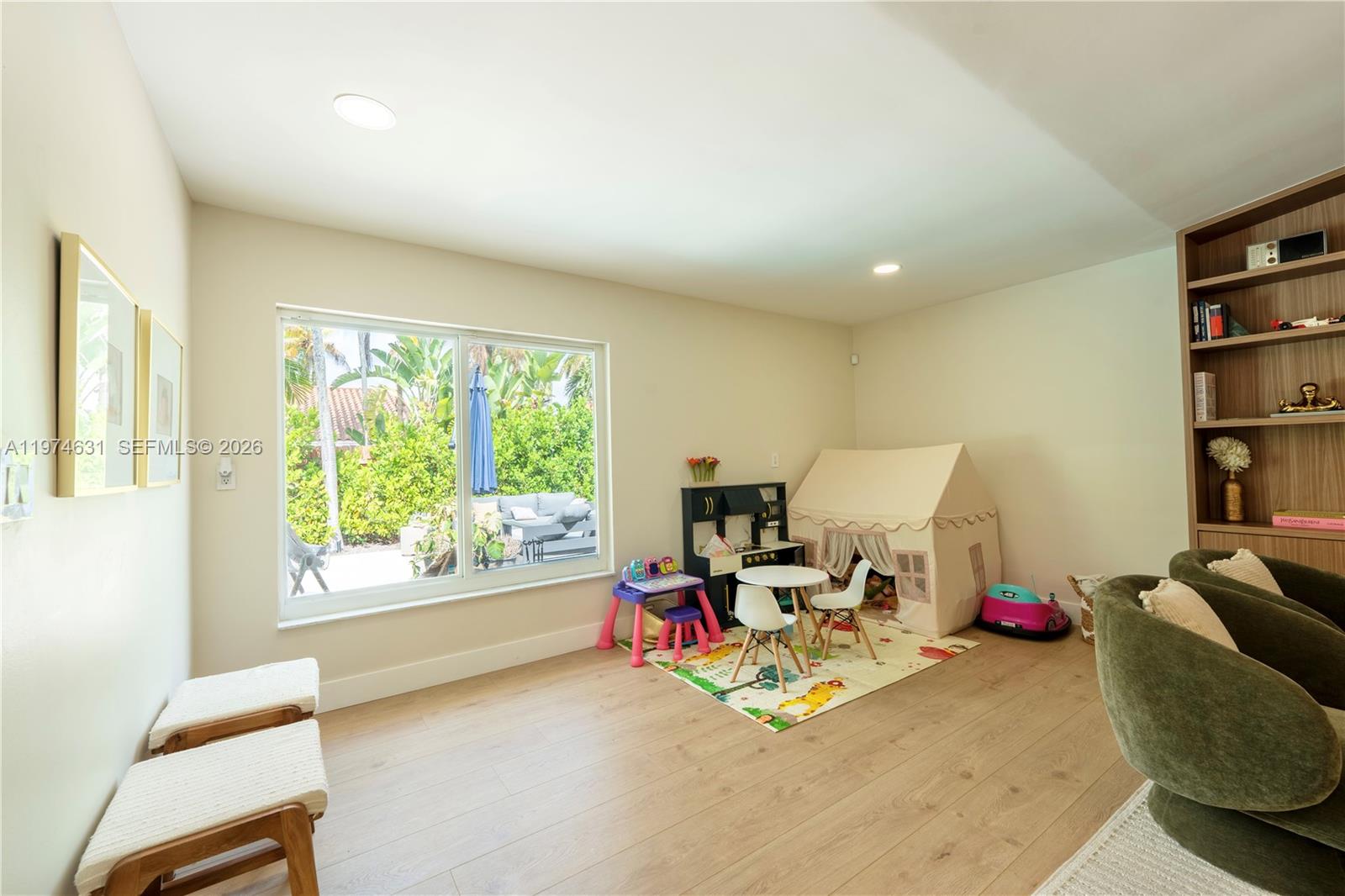 PINEWOOD ESTATES - Residential