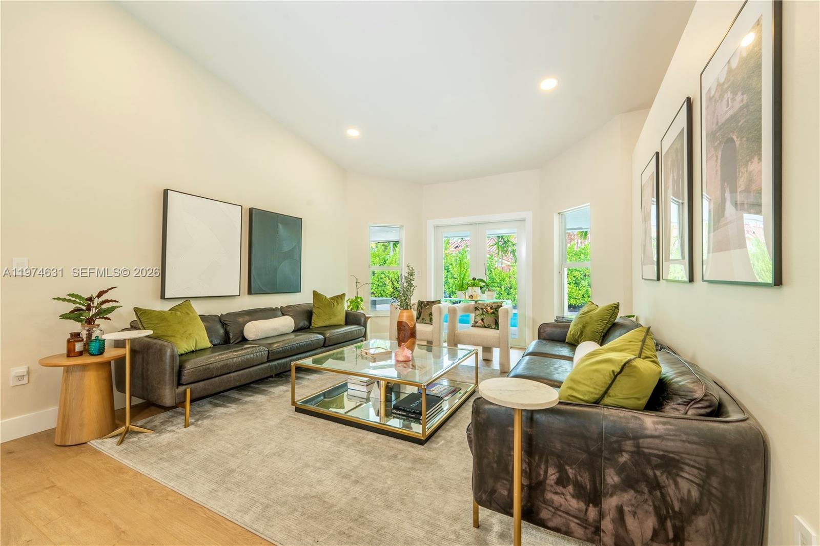 PINEWOOD ESTATES - Residential