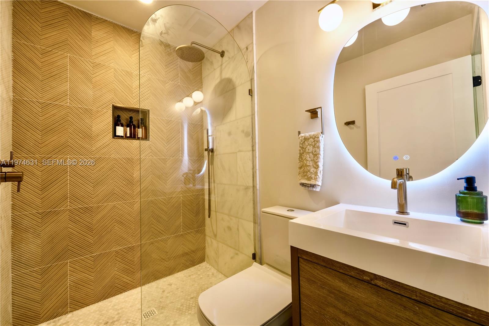 PINEWOOD ESTATES - Residential