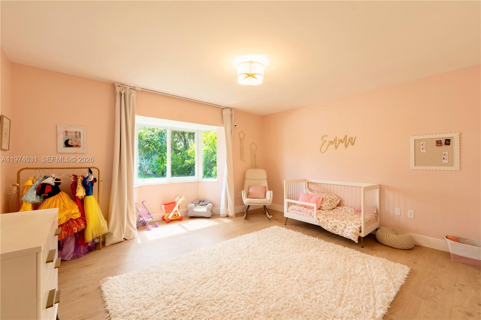 PINEWOOD ESTATES - Residential