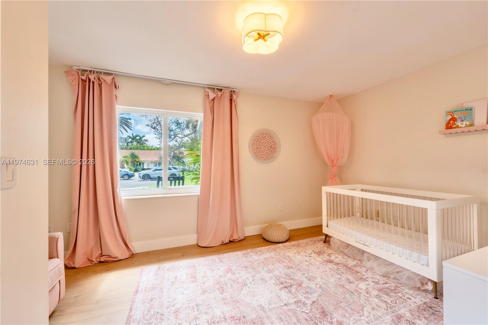 PINEWOOD ESTATES - Residential