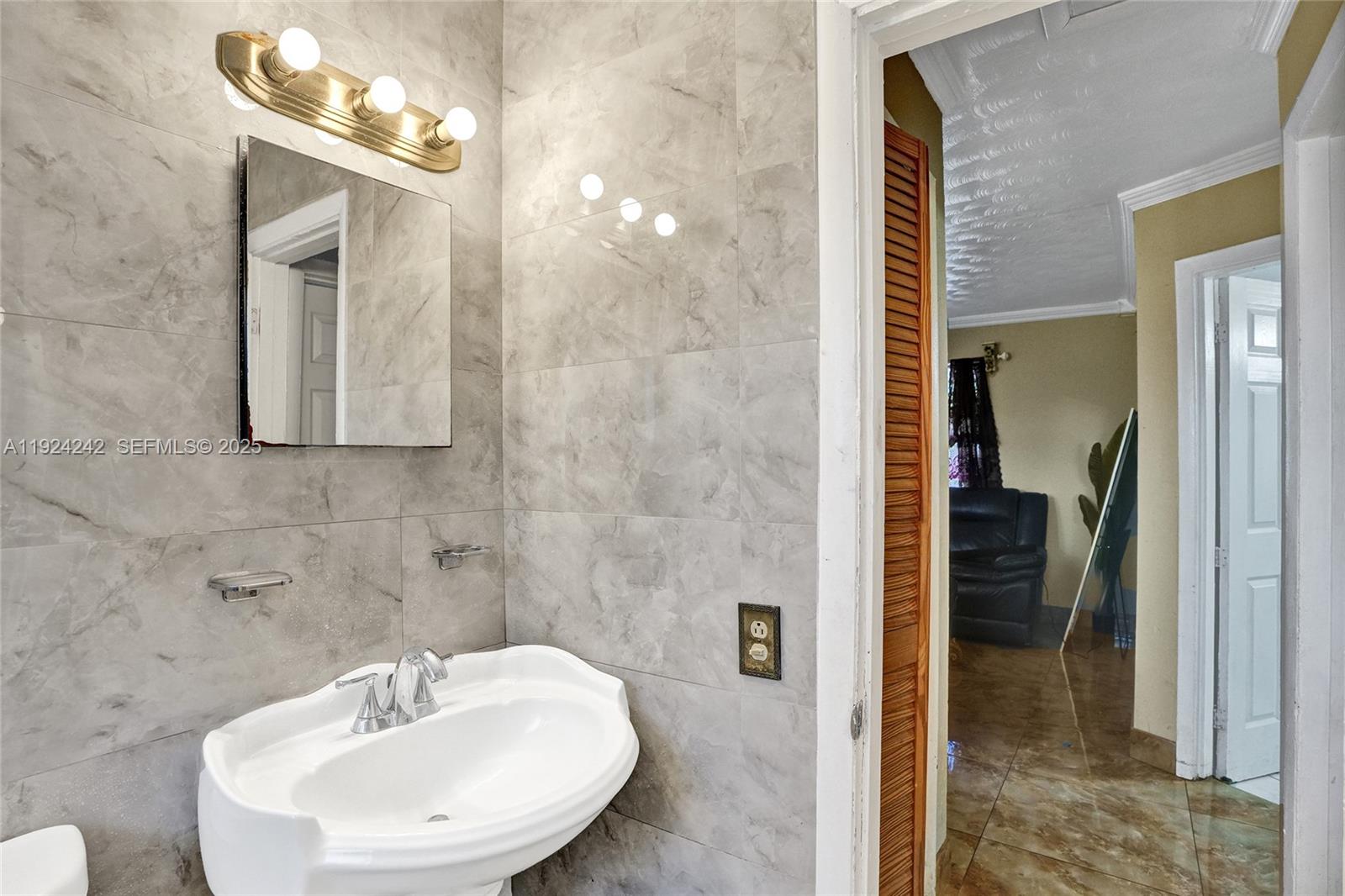 LINWOOD GARDENS NO 2 - Residential