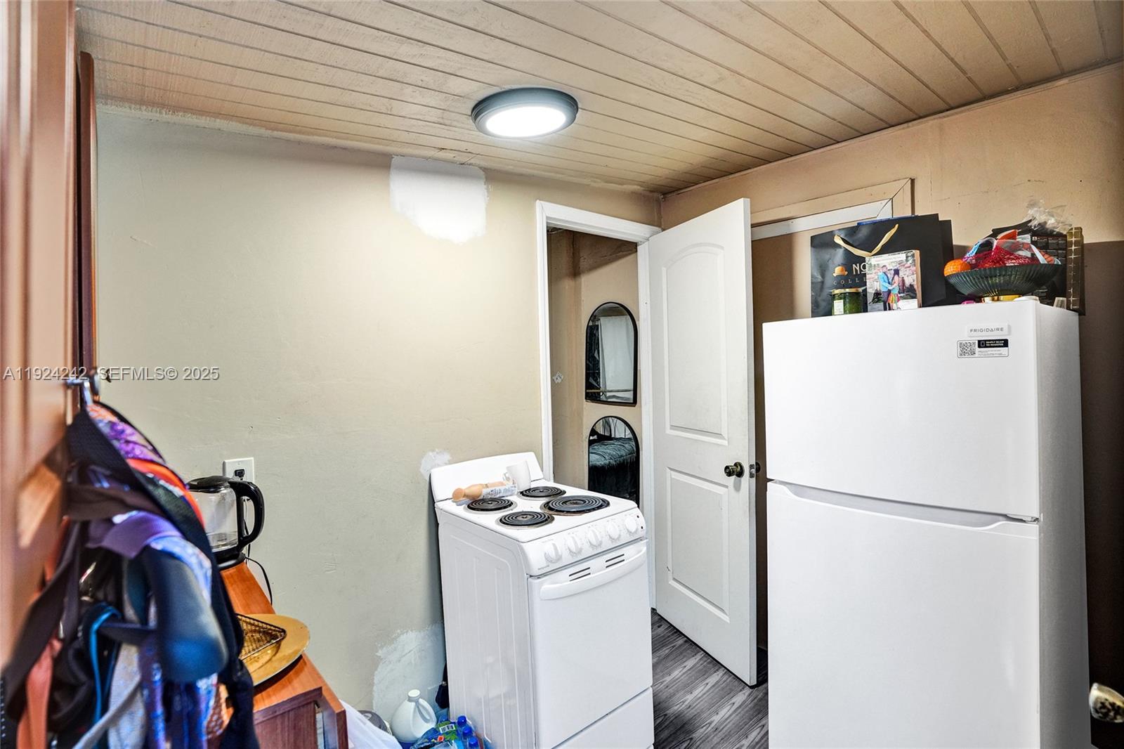 LINWOOD GARDENS NO 2 - Residential