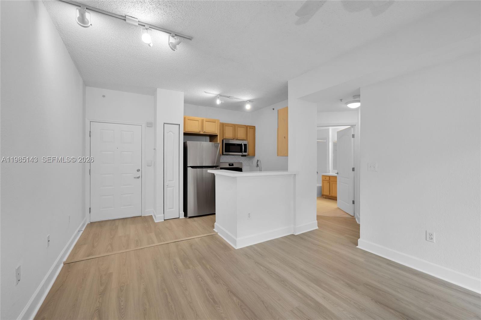 VALENCIA CONDO - Residential