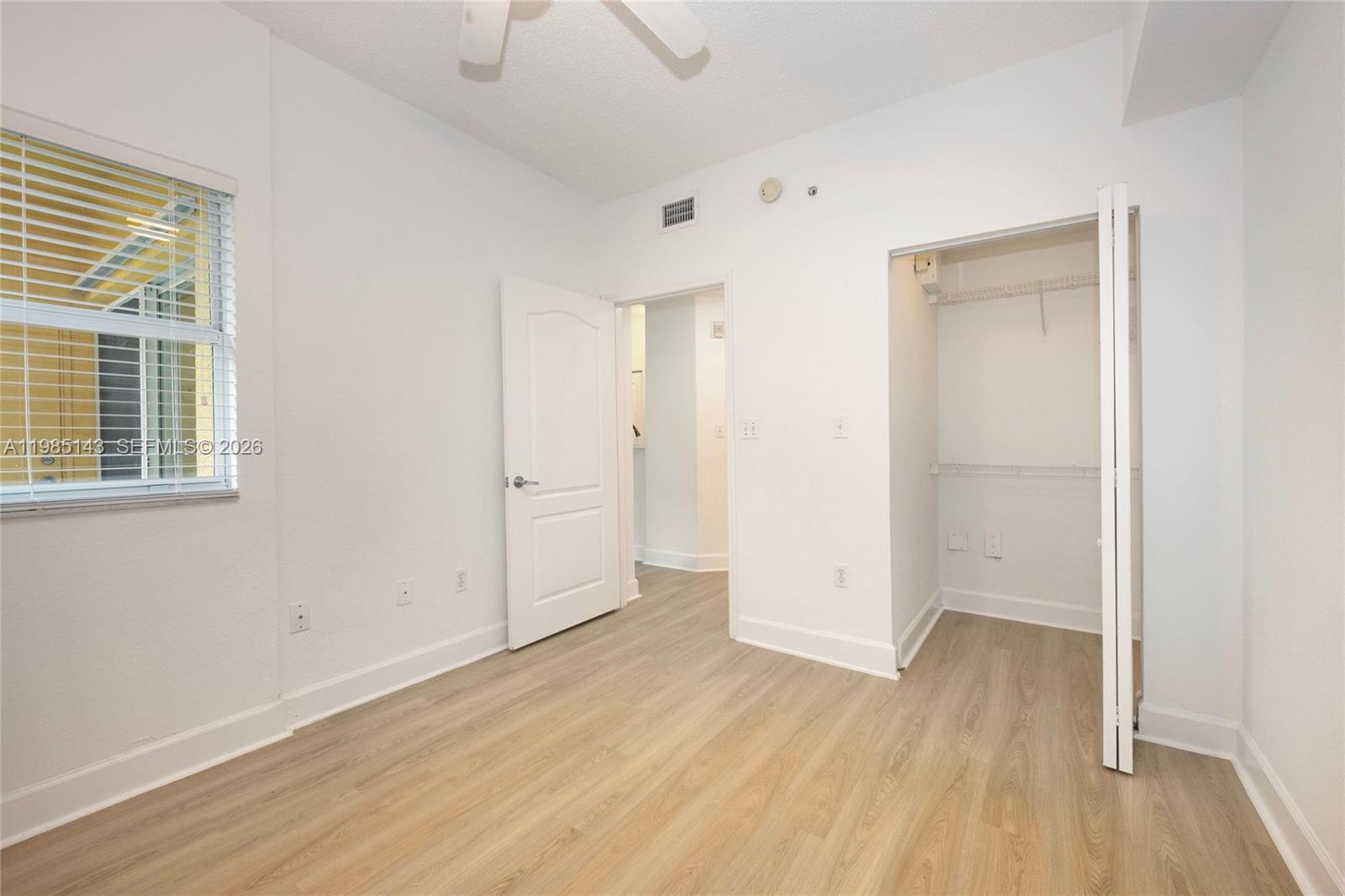 VALENCIA CONDO - Residential