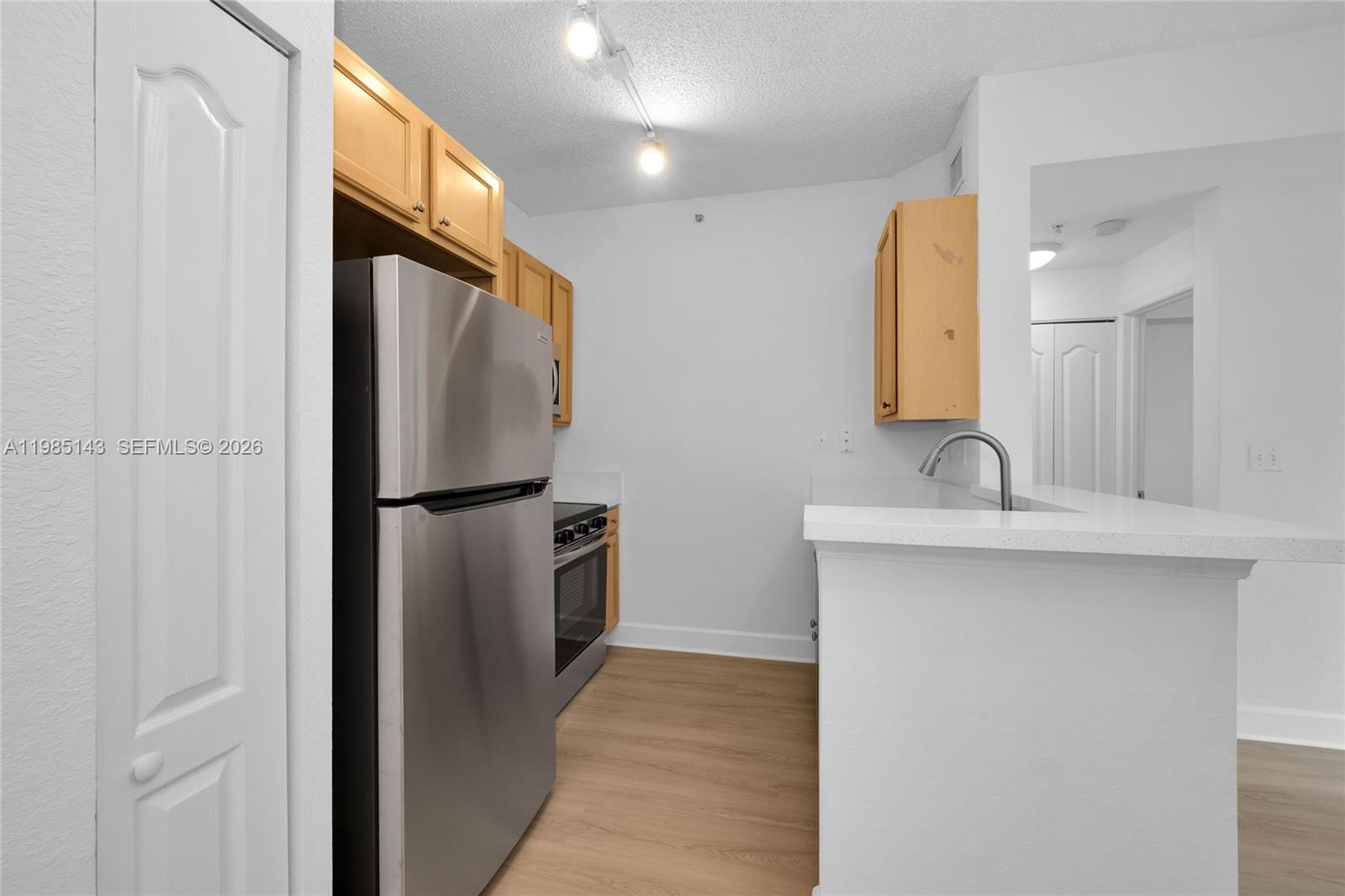 VALENCIA CONDO - Residential