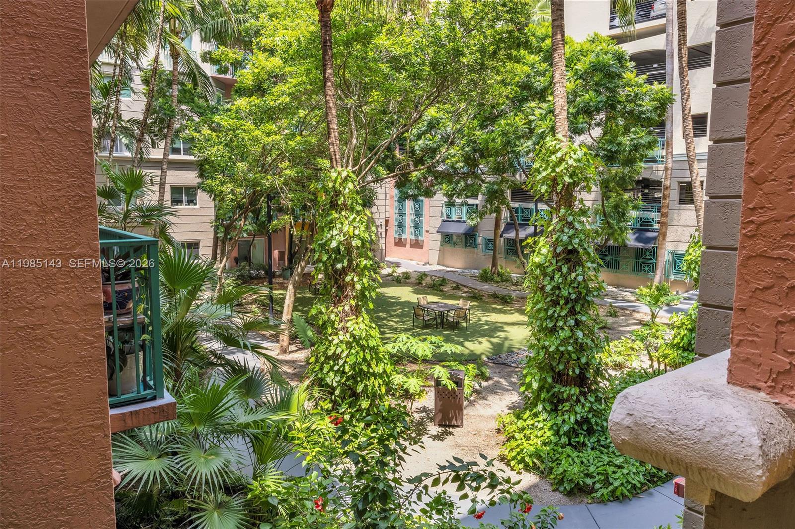 VALENCIA CONDO - Residential