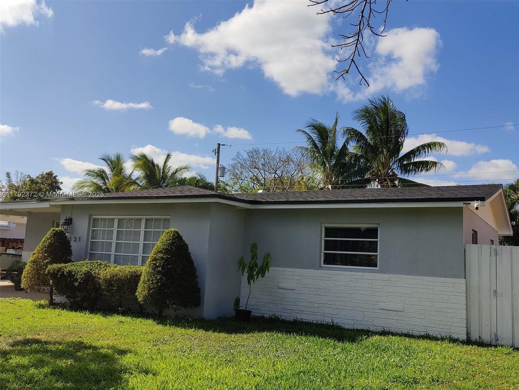 Photo of 5331 SW 57th Ct, Davie, FL 33314 (MLS # A11792372)