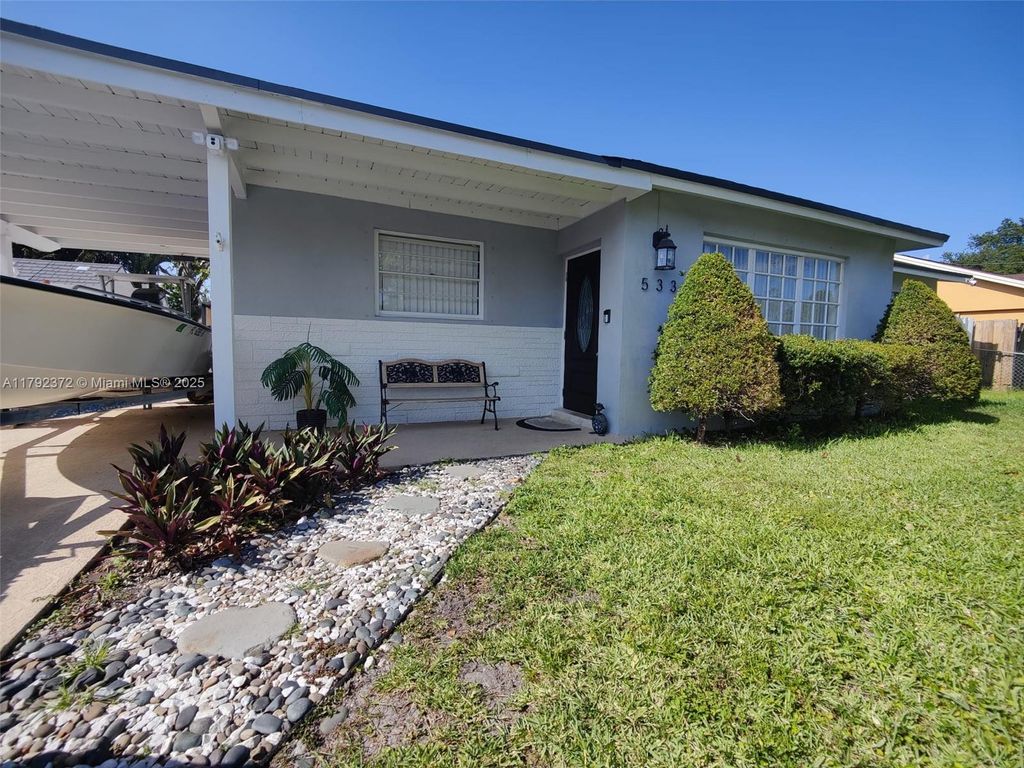 Photo of 5331 SW 57th Ct, Davie, FL 33314 (MLS # A11792372)